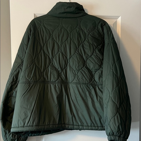 Old Navy Women's Puffer Jacket - Forest Green - Picture 3 of 3